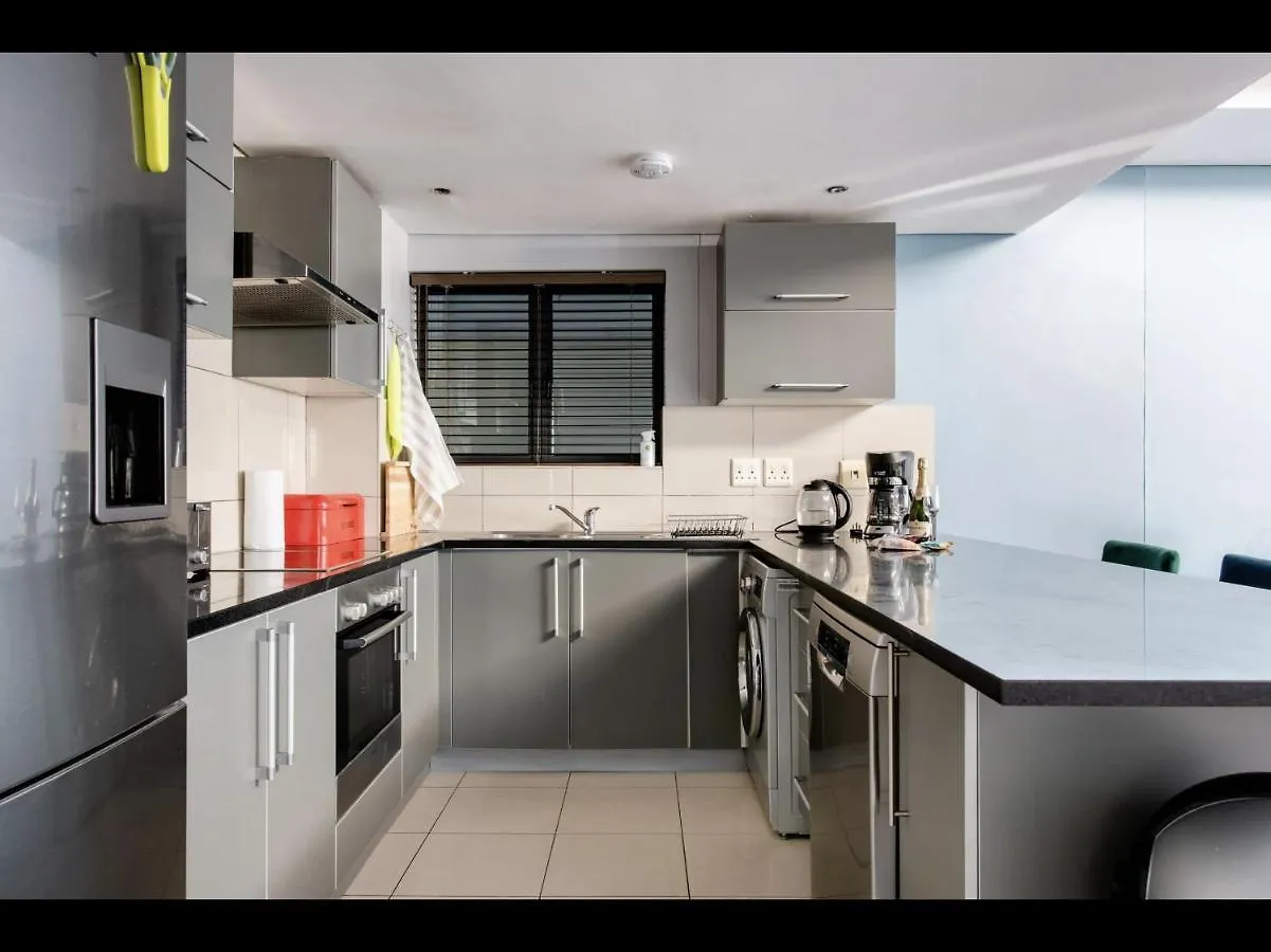 Stylish Penthouse In The Mothercity Cape Town