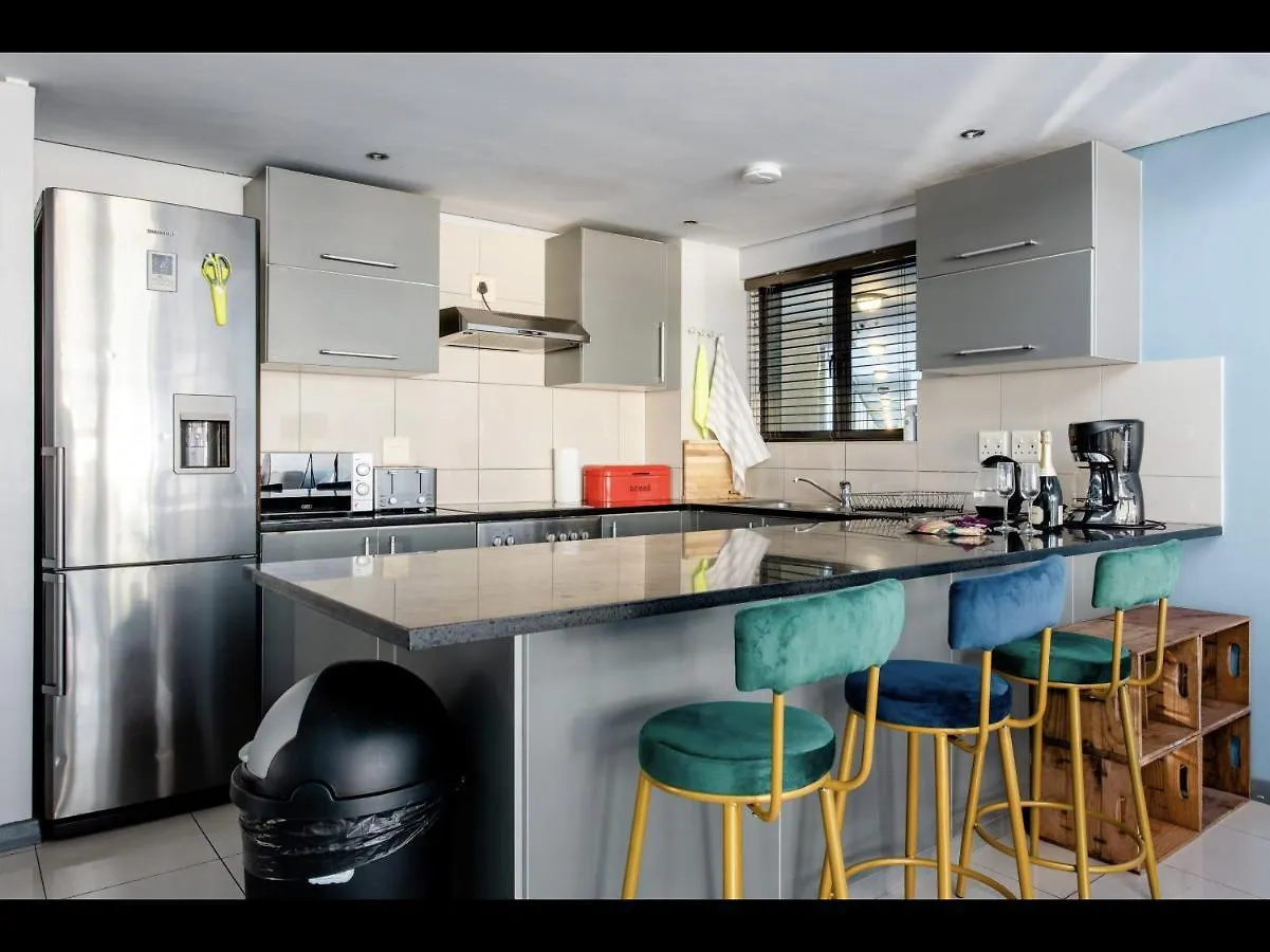 Stylish Penthouse In The Mothercity Cape Town Daire