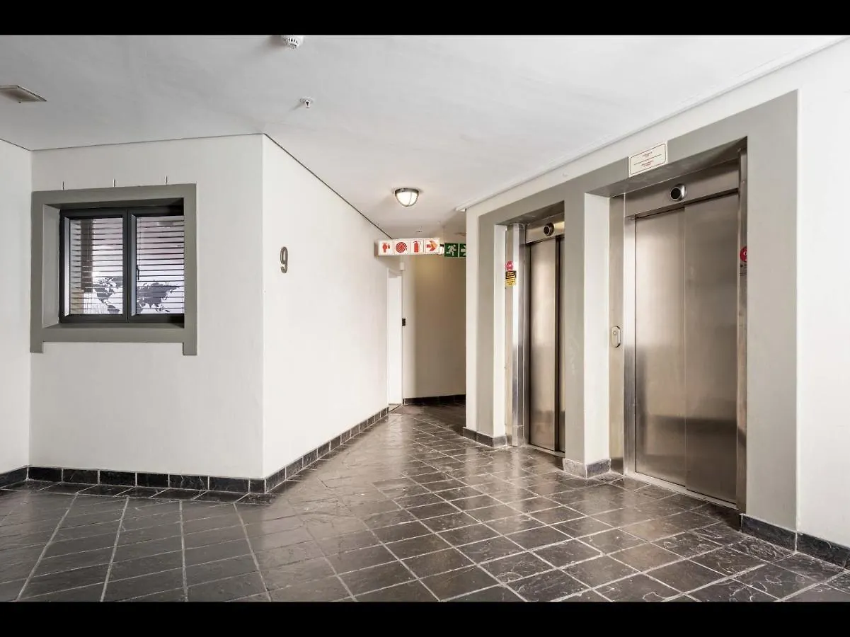 Daire Stylish Penthouse In The Mothercity Cape Town